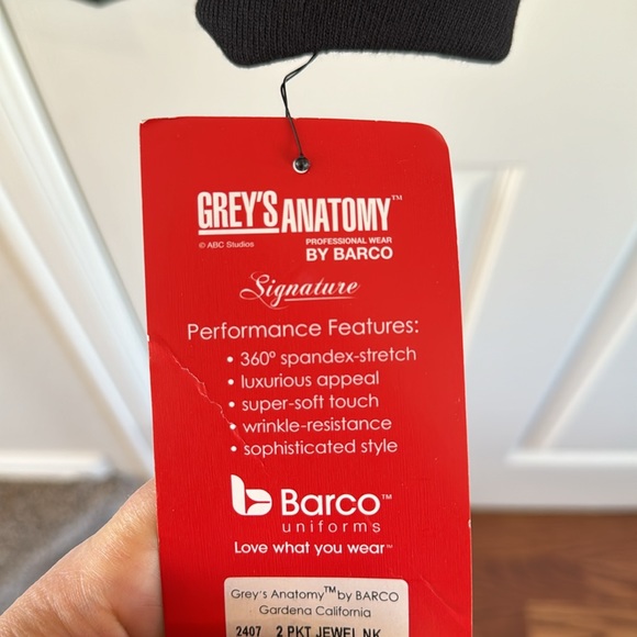 Greys Anatomy scrub jacket - Picture 2 of 3